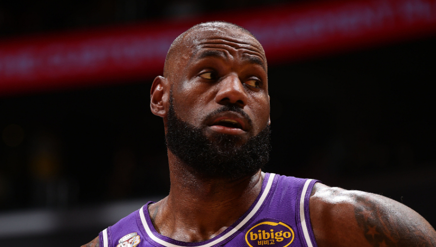 赛季首次三双！詹姆斯vs独行侠28分10篮板12助攻集锦：尽显全能属性