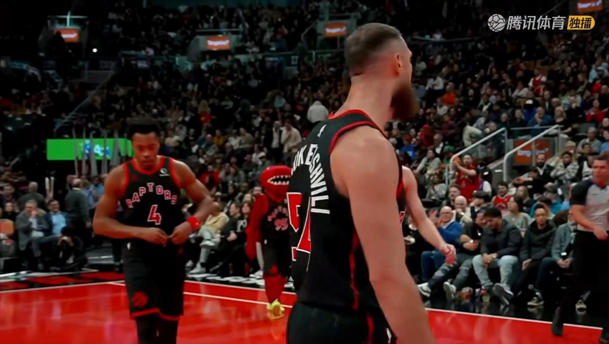 首节直接崩盘！奇才光速丢分遭猛龙打崩 中锋抢断一条龙惊呆解说