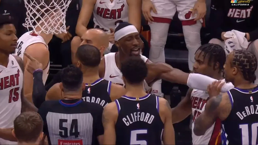 火爆冲突！德罗赞大动作放倒拉松吃技犯 阿德巴约出头爆发小范围冲突