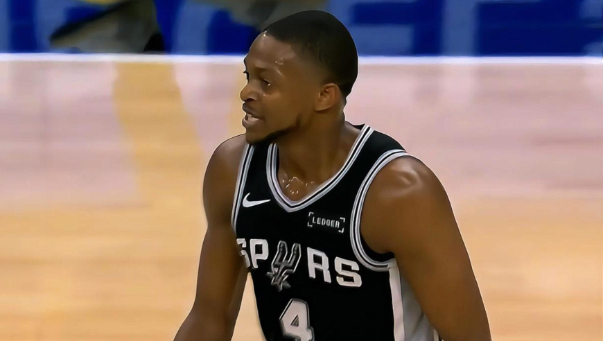 首节就打崩！福克斯连中三分单节第16分 马刺轰8-0领先活塞逼近20分