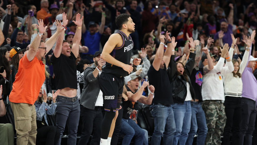 Top时刻｜5日十佳球：詹姆斯老当益壮 布克0.7秒高难绝杀