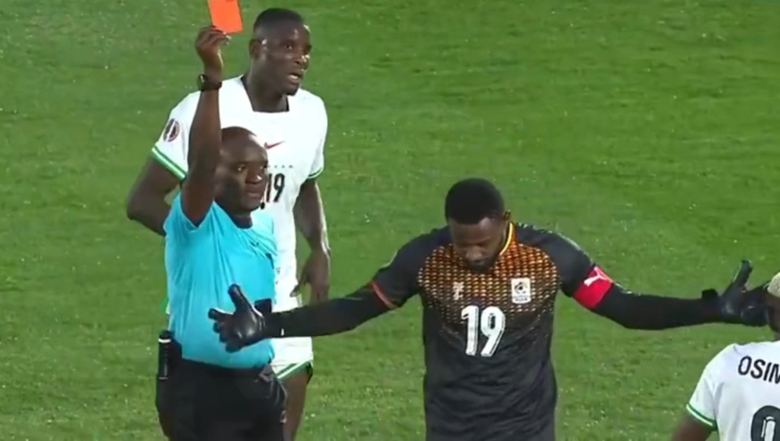 离谱！非洲杯乌干达门将出击禁区外扑救直红离场，队友都看呆了