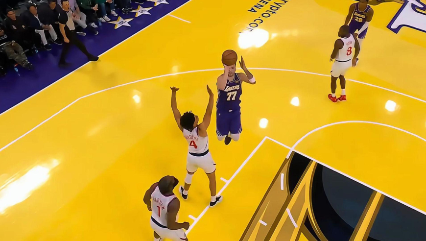 卢卡魔术师！东契奇连拿5分半场轰下32分助湖人领先结束半场