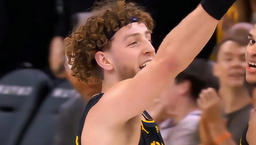 勇三疯虽迟但到！波杰联手希尔德助勇士末节狂轰13-0打到热火投降