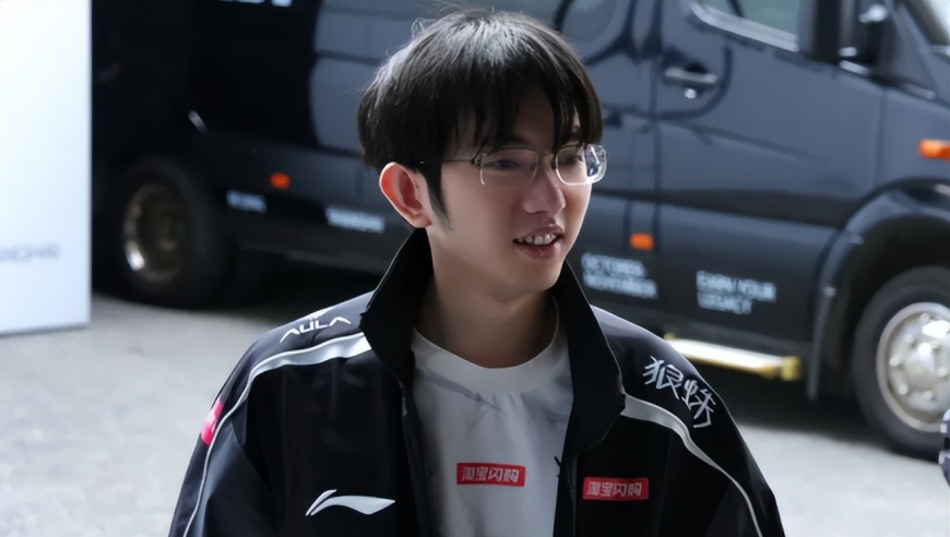 Tabe离队，是因为AL没换掉圣枪哥！对圣枪哥很不满，疑似私人恩怨