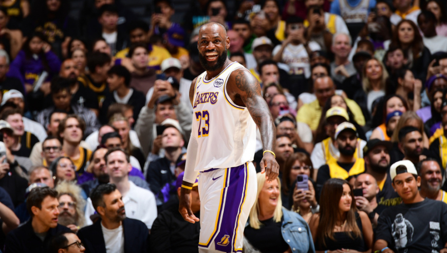 数据帝：打破23年纪录！詹姆斯变NBA第一人 哈登一壮举升至历史第三