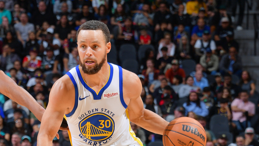 勇士擒马刺！库里46+5三分导演逆转 文班31+15+10准四双