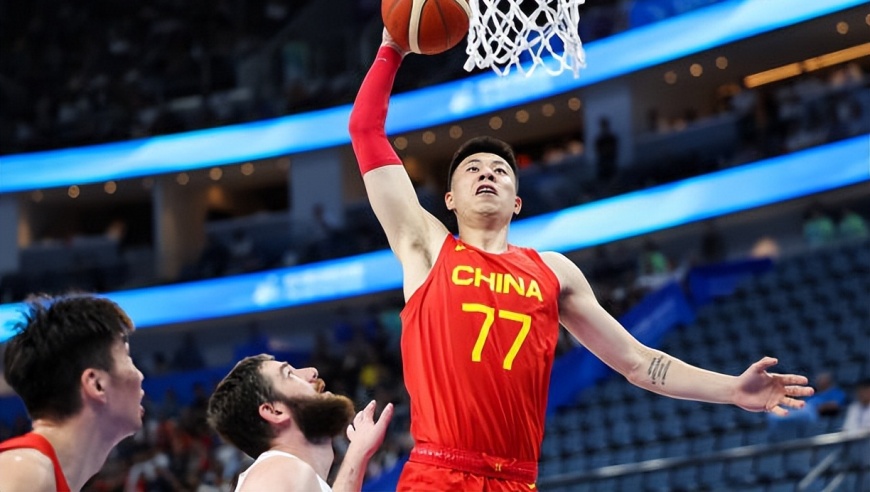 下次别招他了！下半场张镇麟被冷藏后，中国队立刻扭转了局面？