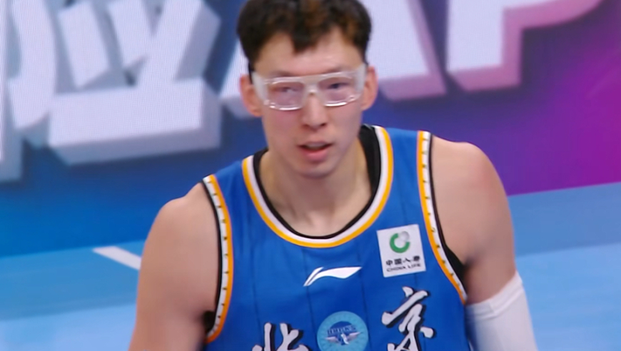 CBA记者痛批北京队1人：要是客场早被罚出去了，打得什么玩意儿？