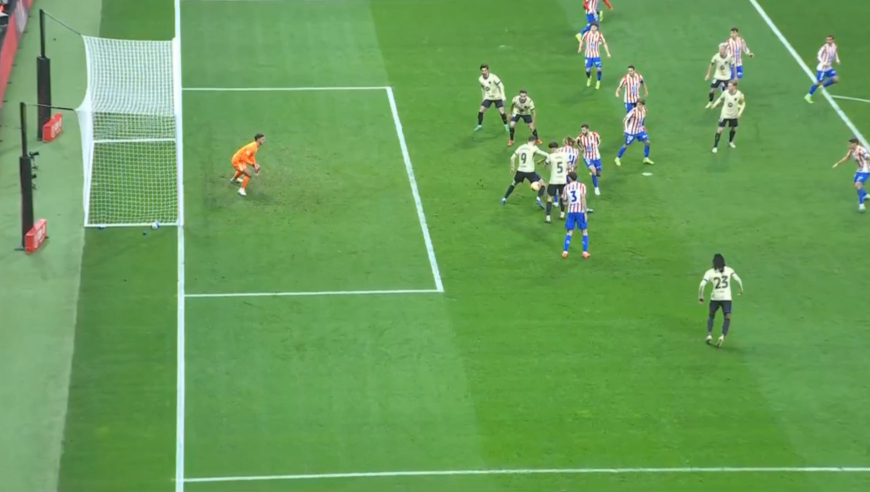 弗里克赛后炮轰裁判7分钟VAR没事硬吹，多角度慢镜回顾巴萨进球，你觉得这球越位吗