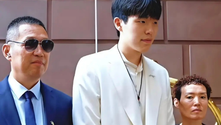 效仿姚明父母？疑似杨瀚森妈妈连续点赞“去美国陪儿子”言论