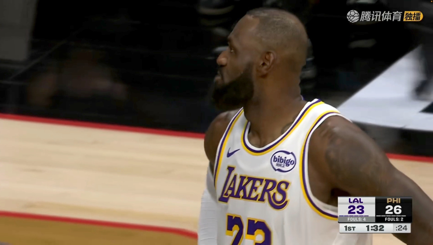 他还没老！慢镜回看詹姆斯三大步劈扣 霸气战斧犹如20年前