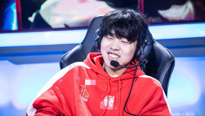 AG唯一千万级别选手，携手小俞加盟RW侠，挑杯RW侠能起飞吗？