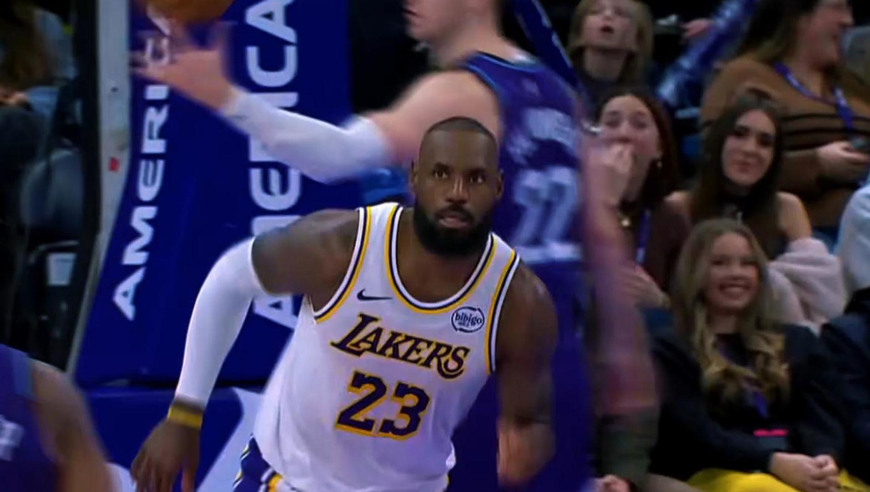 湖三疯虽迟但到！里夫斯2+1东契奇超远连线詹姆斯助湖人轰出10-0反超