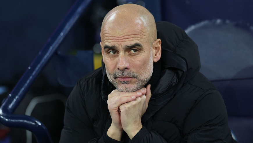 暴跳如雷！瓜迪奥拉不满判罚情绪失控咆哮染黄，创主帅黄牌纪录赛后炮轰英超裁判