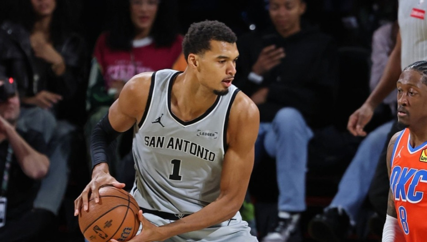 外网之声 | 文班复出像外星人降临，约翰逊拼命赢球为养羊驼？