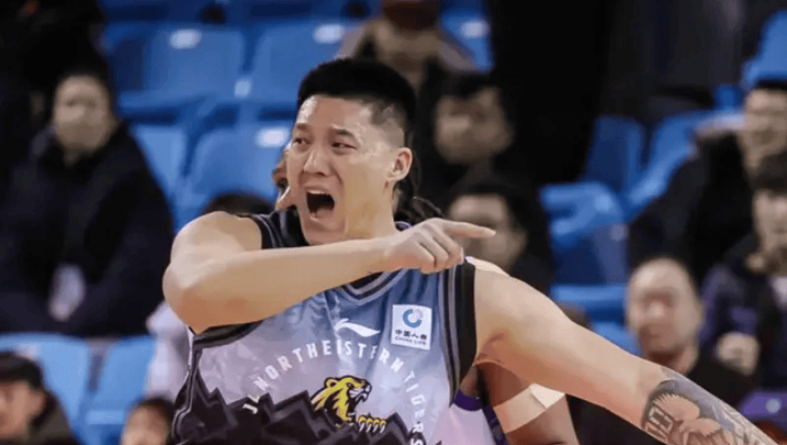 CBA官方：曾繁日严重违反体育运动精神，停赛2场&罚款10万元