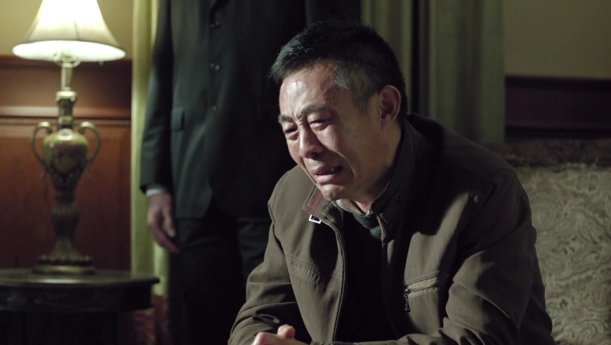 足坛赵德汉？王小平坚称自己没收过钱并踹翻被告席，亲属直言其家里生活质朴