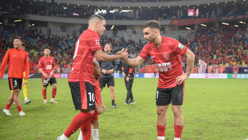 蓉城3-1梅州止两连平：罗慕洛传射杨明洋破球荒，德尔加多屡失良机