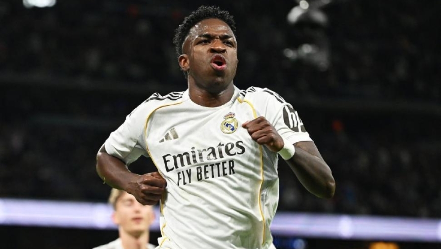 西甲领头羊易主！维尼修斯双响，皇马4-1皇家社会豪取8连胜登顶