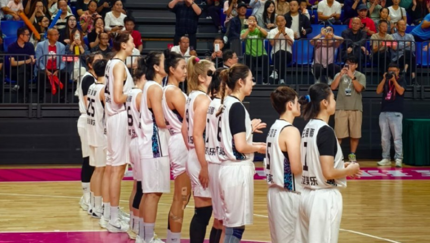 全锦赛：韩旭8中7四川女篮38分大胜武汉 进决赛战江苏冲4连冠