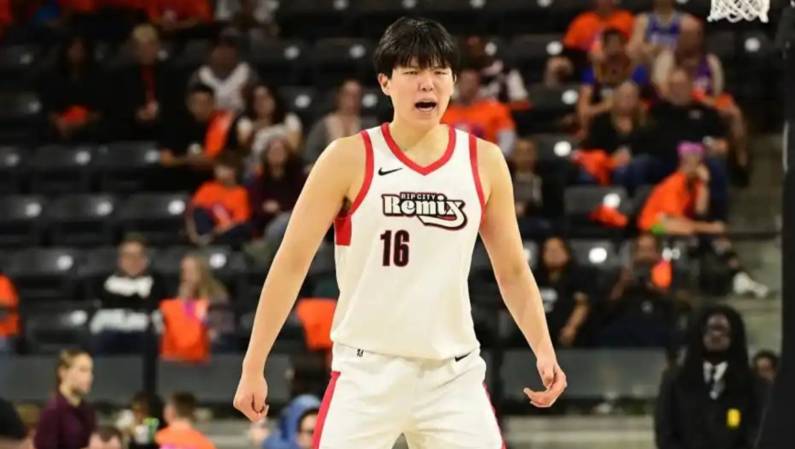 篮不住嘴 | 杨瀚森21分9板3助3帽 使用手册已摆在开拓者面前