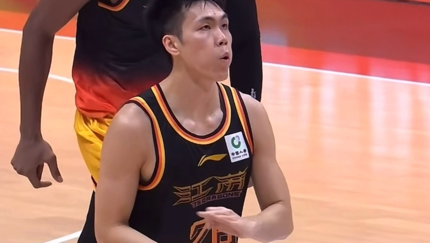 个人能力太强了！庞峥麟砍下32分4助刷新生涯新高