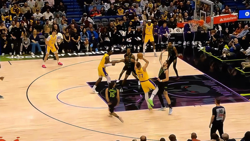 一人打一队！东契奇包揽湖人四分钟全部得分对轰鹈鹕全队不落下风