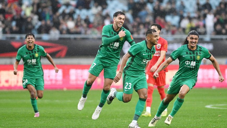 国安运气更好！半场两次球击中门框避免丢球，颜骏凌变神仙球背景板