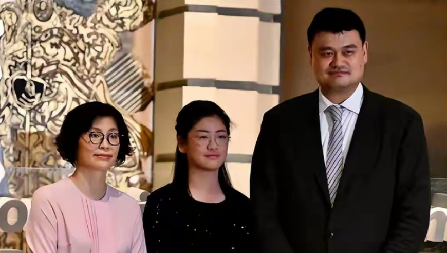 上热搜！姚明15岁女儿姚沁蕾身高近2米 超同龄女生近40厘米