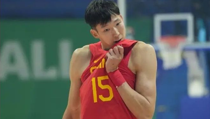 中国男篮出征亚洲杯14人名单曝光：裁刘礼嘉仅有两内线 周琦情况待定
