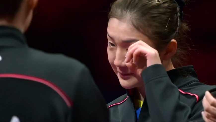 惊天逆转！范思琦丢2追3绝地逆转何卓佳助山东摘金 陈梦激动落泪