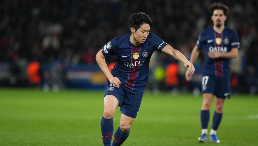 抽象！回看巴黎业余丢三球联赛主场首败，韩国国脚滑倒送大礼