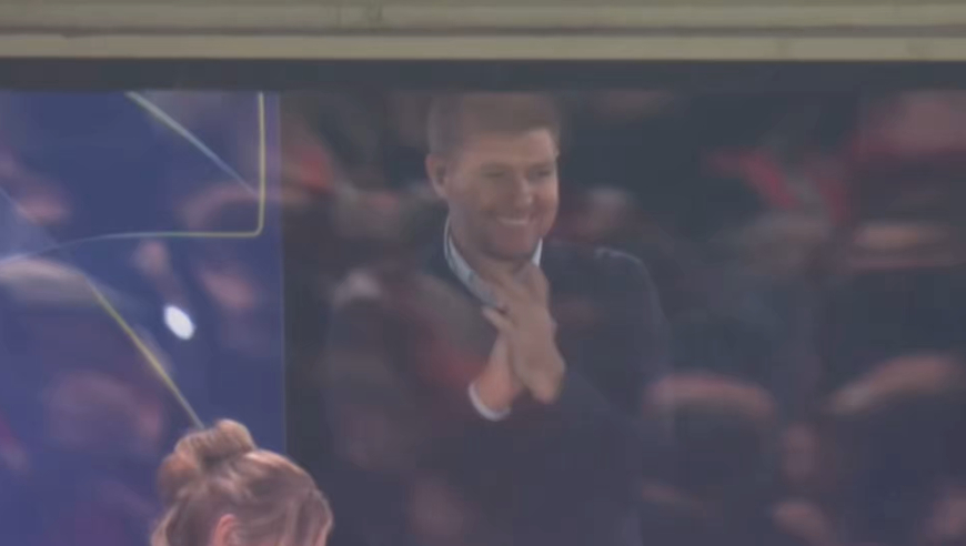 拯救自己！萨拉赫丢点后轰世界波惊艳全场，名宿杰拉德起立鼓掌