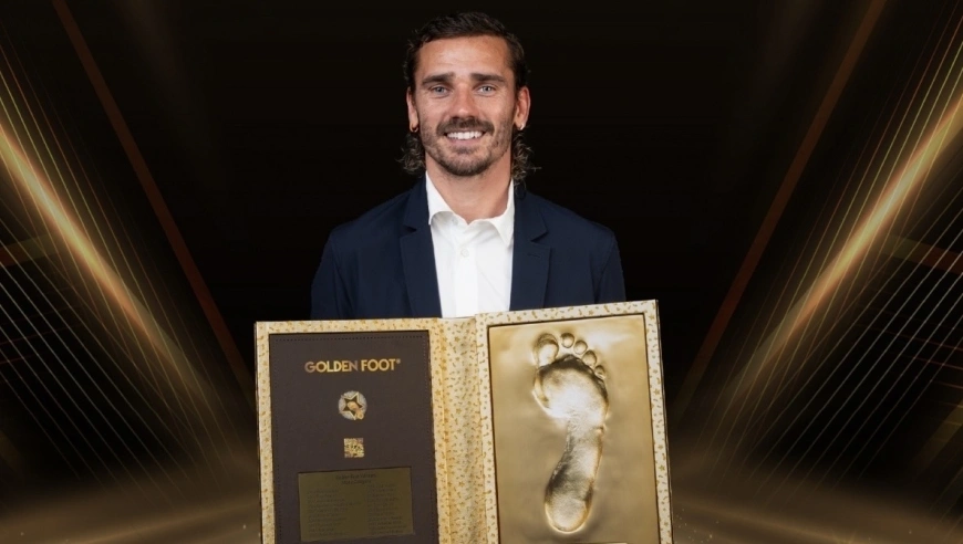 足坛一夜动态：法国前锋获金足奖！美国拒发签证伊朗不参加世界杯抽签