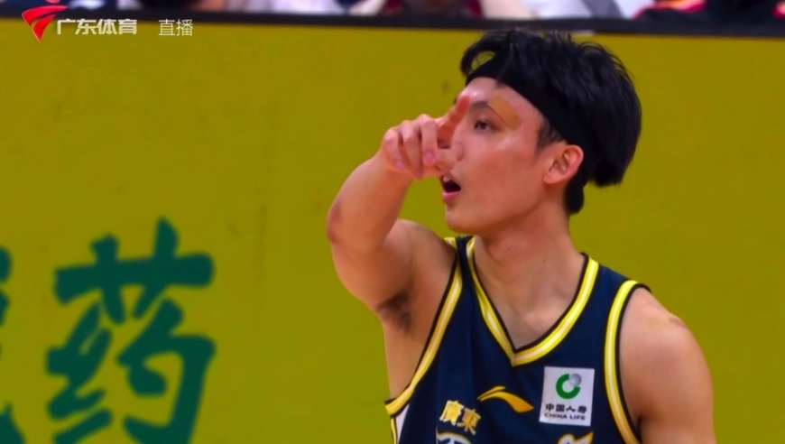 最后3秒！广东领先3分，徐杰速度太快裁判跟不上，请注意郭士强！