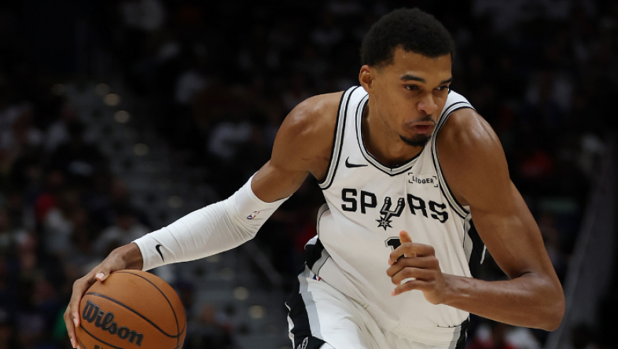 NBA常规赛：文班31+14+6帽马刺力克篮网升西部第一 托马斯40分