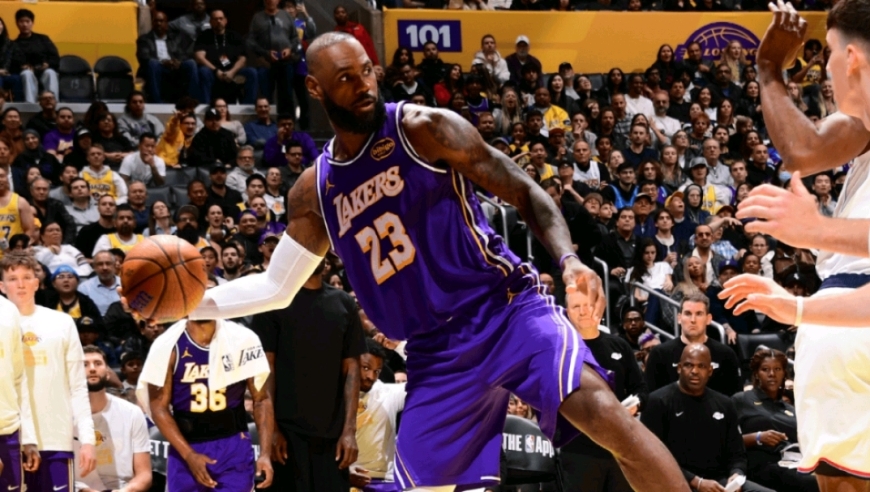 逆生长！詹姆斯全面爆发15中9轰下25+6+6，球迷：这是40岁？