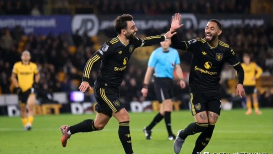 强到让人颤抖！慢镜还原曼联梦幻传控疯狂4球大胜狼队，全场沸腾