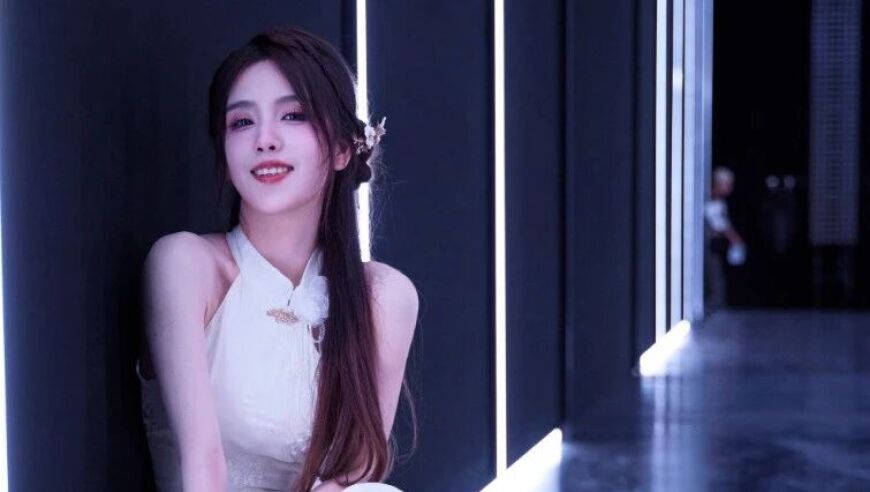Rita直播聊感情问题，直言30多年没谈过恋爱，结婚没有彩礼也没关系