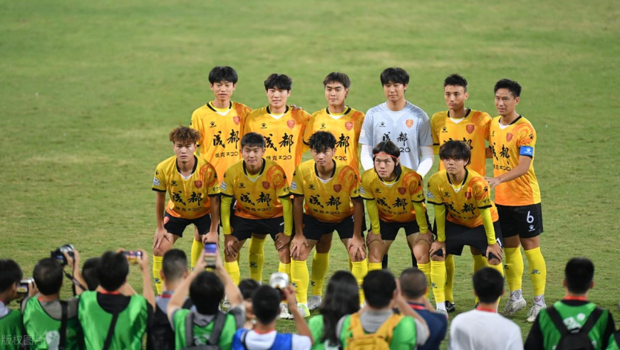 活久见！川超成都8-0巴中启动熔断机制，比赛第65分钟就提前结束