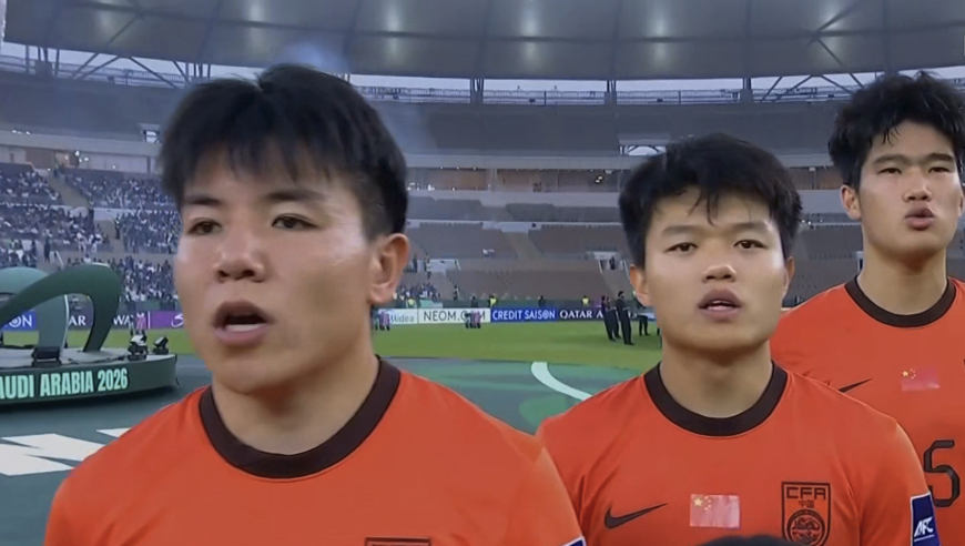 决赛一边倒！中国队0-4日本，产生5个事实：王钰栋150万身价虚高