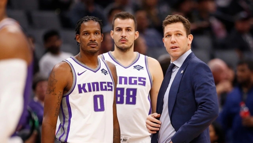 4天换4队！11次被交易！NBA第一惨