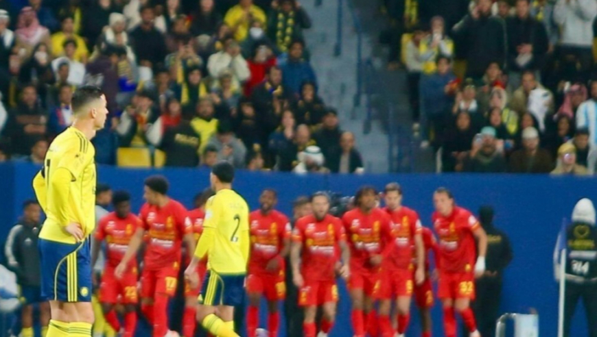 1-2！利雅得胜利崩盘，从10连胜到3轮不胜，落后榜首4分，40岁C罗点射