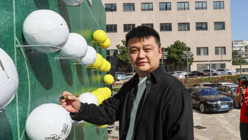 西海岸投资人：邵佳一成为国足主帅那一刻，我当时感觉天塌了