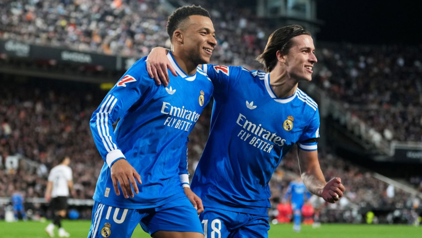 杀人诛心！姆巴佩补时反越位轻松吃饼终结悬念，皇马2-0瓦伦