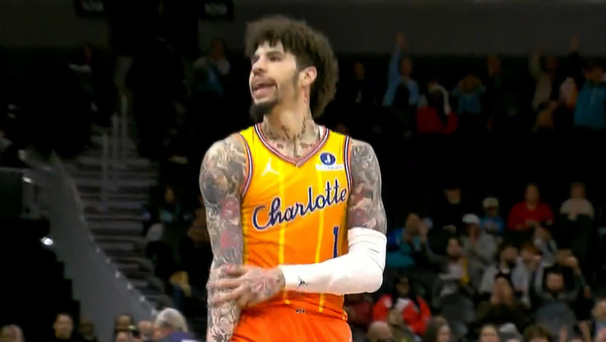 追平NBA历史纪录！黄蜂半场狂轰18记三分 鲍尔三分球7中6太夸张