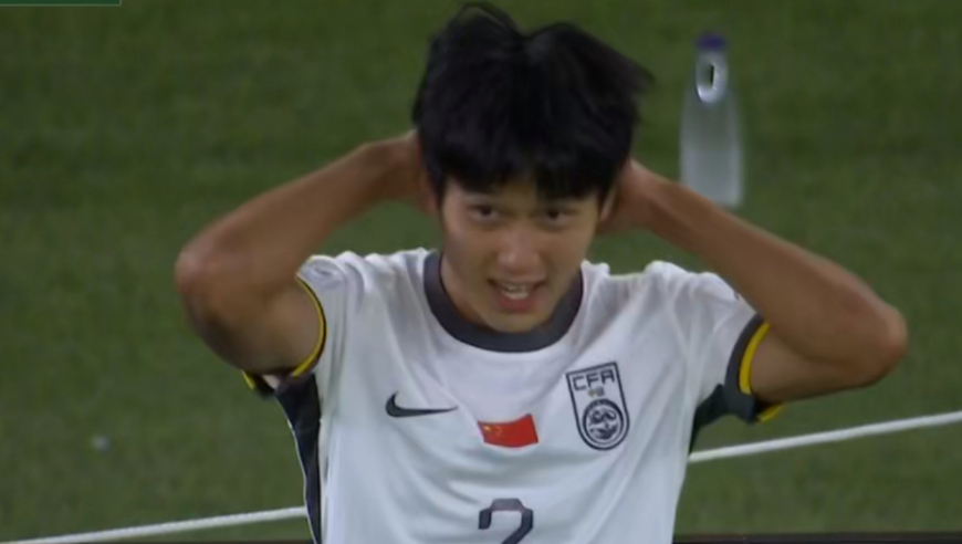 一球成名！国足23岁新星扬眉吐气：曾遭球迷谩骂，如今成为英雄