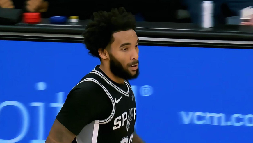 创纪录了！马刺尚帕尼决胜时刻再连中三分轰下第11记三分+第36分