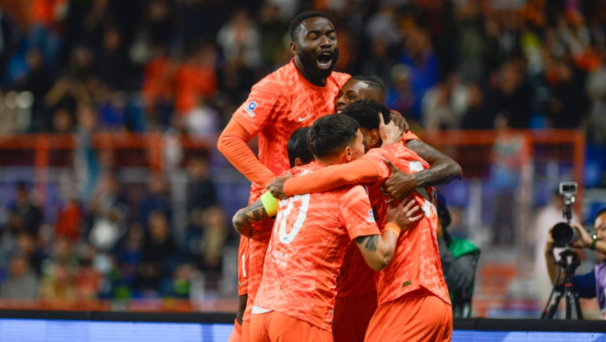 中超：玉昆4-0泰山 奥斯卡两射一传 约尼查一射两传 谢文能染红